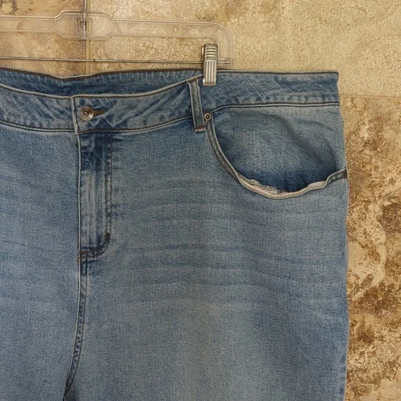 Size 28 Disney Chipmunks and Acorn Jeans - Picture 5 of 14